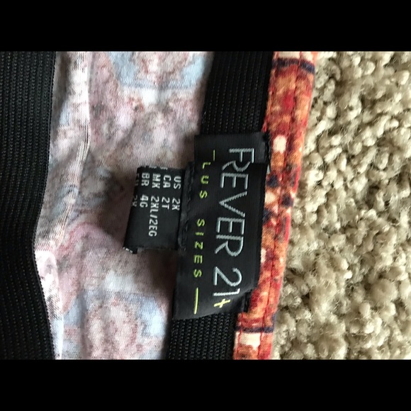 Forever 21 patterned skirt XL fits like L - Picture 2 of 2